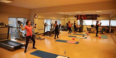 Kartal Belediyesi’nin Kadınlara Yönelik Pilates Ve Zumba Eğitimleri Devam Ediyor