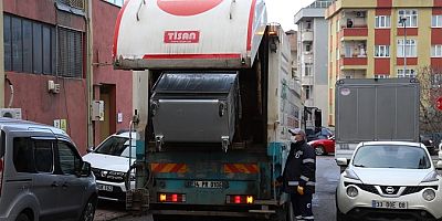 Kartal'da Çöp Konteynerleri Dezenfekte Edildi