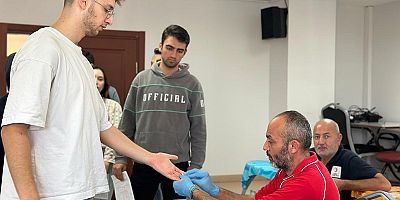 Tuzla’da gençler ‘Kan Dostum’ kampanyasına destek verdi
