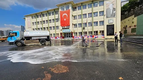 KÂĞITHANE’DEKİ OKULLAR YENİ EĞİTİM DÖNEMİNE HAZIRLANIYOR