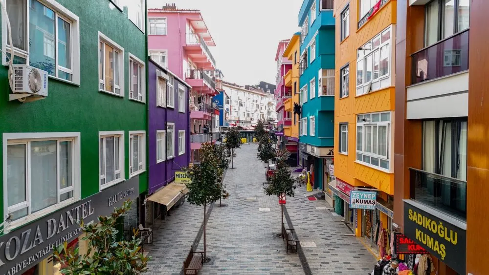 Tarihi Kumaşçılar Çarşısına Yoğun İlgi