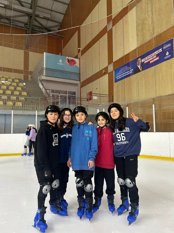 Tatili Spor Ve Sanatla Geçiriyorlar