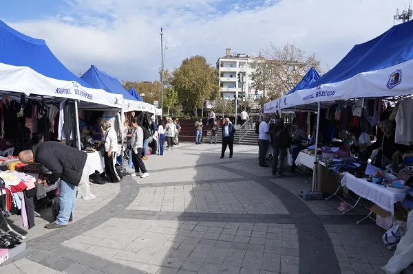 Atma Sat İkinci El Pazarı’nda Kadın Emeği ve Geri Dönüşüm El Ele