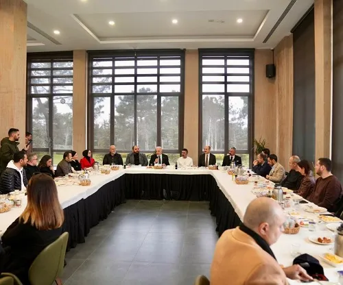 YILDIRIM, RADYO PROGRAMCILARIYLA BULUŞTU