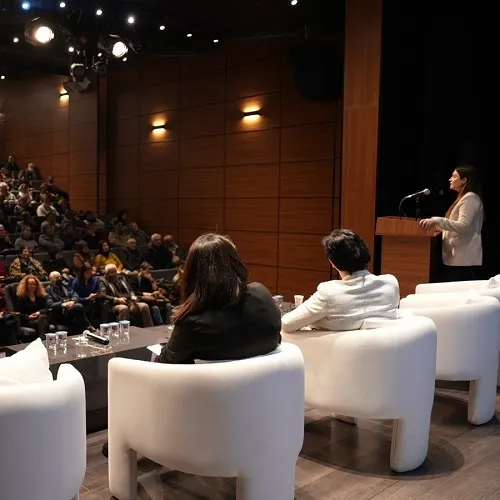 Sempozyuma Vatandaşlar Büyük İlgi Gösterdi