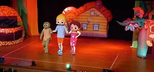 Niloya ve Arkadaşları İstanbul’da