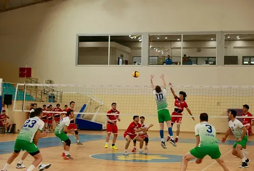 Erkek Voleybol Takımı İlk Maçına Çıktı