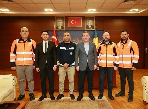 BELEDİYE BAŞKANI ALİ TOMBAŞ ÖDÜLLENDİRDİ