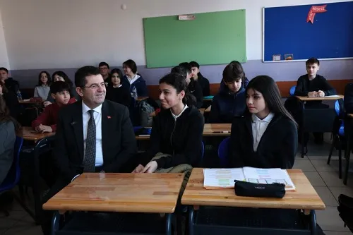 ON BİN ÖĞRENCİYE ÜCRETSİZ DİJİTAL DERSHANE