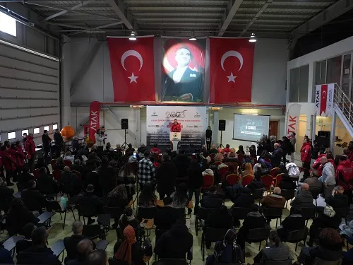 3 BİN KİŞİYE YEMEK DAĞITIP, BARINMA VE TIBBİ DESTEK SAĞLAYACAK