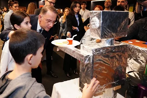 ÇEVRİMİÇİ BİLİŞİM EĞİTİM LANSMANI VE TEKNOLOJİ FESTİVALİ DÜZENLENDİ