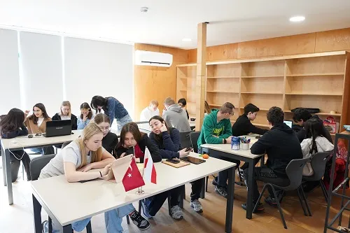 Polonyadan Gelen Öğretmenler Ve Öğrencileri Ağırladılar