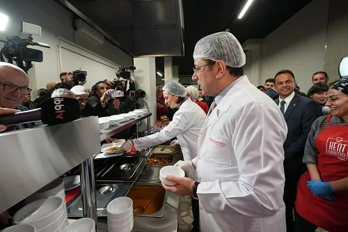 ÜSKÜDAR BELEDİYESİ’NİN 3. KENT LOKANTASI HİZMETE GİRDİ