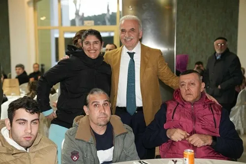 ÖZEL MİSAFİRLERİYLE İFTAR SOFRASINDA BULUŞTU