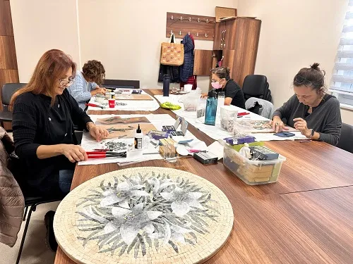 MOZAİK KURSUNA BÜYÜK İLGİ