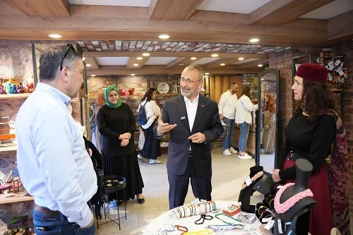 Dayanışma Durağı’nı Ziyaret Etti