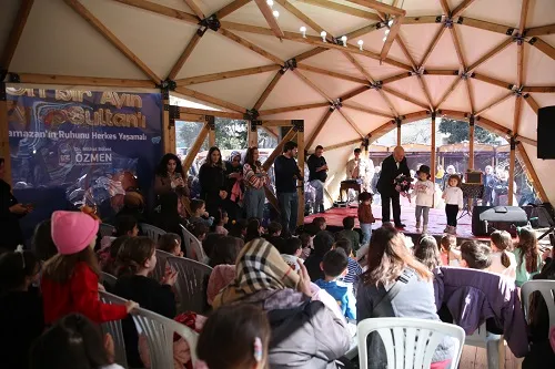 Çocuklar Ramazan Ayının Güzelliklerini Eyüpsultan’da Yaşıyor