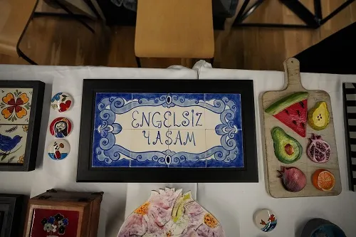 ENGELSİZ YAŞAM MERKEZİ ÖĞRENCİLERİNİN ESERLERİ BAKSM’DE SERGİLENİYOR